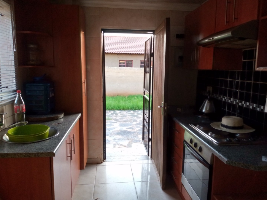 To Let  Bedroom Property for Rent in Danville North West